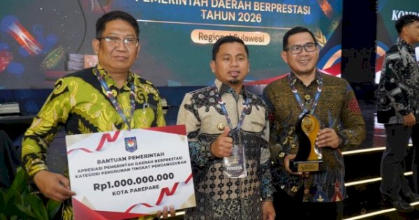 Wali Kota Tasming Hamid Terima Penghargaan Kemendagri, Parepare Berprestasi Tekan Pengangguran