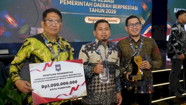 Wali Kota Tasming Hamid Terima Penghargaan Kemendagri, Parepare Berprestasi Tekan Pengangguran