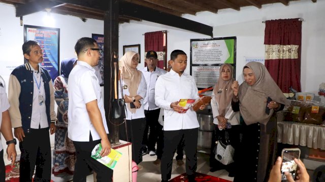 Wali Kota Tasming Tinjau Lokasi Produksi Inovasi Srikandi Berdaya Srikandi, Dorong Peningkatan Ekonomi Perempuan Pesisir
