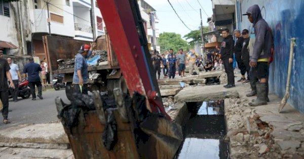 Wali Kota Parepare Tasming Hamid Koordinir Pengerukan Saluran Pembuangan Air Utama Di Labukkang