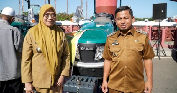 Pemkot Parepare Terima Traktor Roda Empat, Tasming Hamid Apresiasi Dukungan Kementan dan Pemprov Sulsel