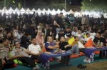 Tasming Hamid Nobar Piala Dunia 2026 Bersama Warga di Lapangan Andi Makkasau