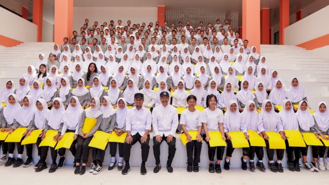 Dampingi Mensos, Gubernur Sulsel Optimistis Sekolah Rakyat Cetak Generasi Berakhlak dan Berdaya Saing