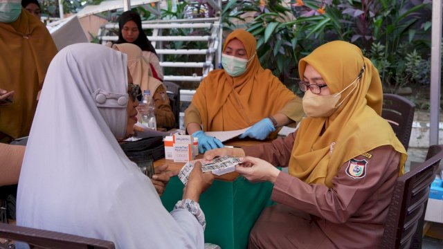 HUT RI Ke-81, Pelindo Beri Layanan Kesehatan Gratis bagi 200 Warga Kecamatan Wajo