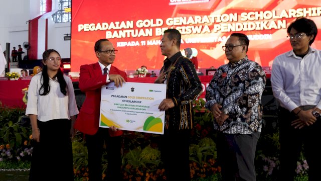 11 Mahasiswa Unhas Terima Beasiswa Penuh melalui Pegadaian Gold Generation Scholarship