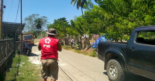 Relawan PMI Bantu Sebarkan Informasi RS Lapanganbagi Masyarakat Terdampak Gempa