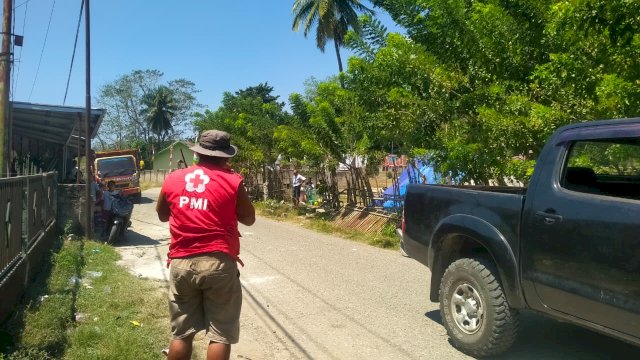Relawan PMI Bantu Sebarkan Informasi RS Lapanganbagi Masyarakat Terdampak Gempa
