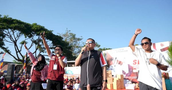 Jalan Sehat Bareng Warga, Wali Kota Makassar  Titip Pesan Jaga Kebersihan Makassar