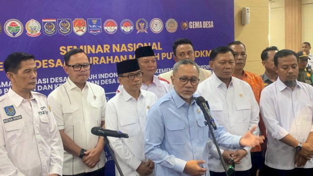 Menteri Koordinator Bidang Pangan Republik Indonesia, Zulkifli Hasan di Kantor Gubernur Sulsel, Selasa (4/8/2026). (Foto: Abatanews.com) 