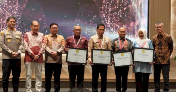 Lontara+ Antarkan Diskominfo Makassar Raih Public Service of the Year Sulsel 2026