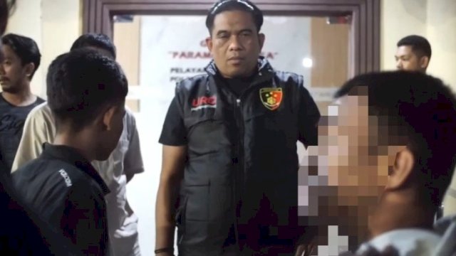Polisi di Makassar Bubarkan Gerombolan Konvoi Sepeda Motor, Amankan 2 Remaja Bawa Sejam