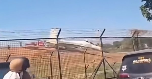Pesawat Sukhoi TNI AU Keluar Jalur di Area Lanud Sultan Hasanuddin Maros