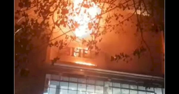 Kebakaran Mall Nipah Makassar, Api Berhasil Dipadamkan, Lalu Lintas Jalan Urip Sumoharjo Sempat Macet
