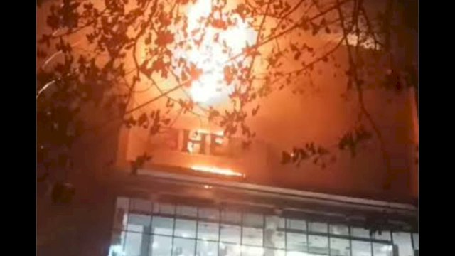 Kebakaran Mall Nipah Makassar, Api Berhasil Dipadamkan, Lalu Lintas Jalan Urip Sumoharjo Sempat Macet