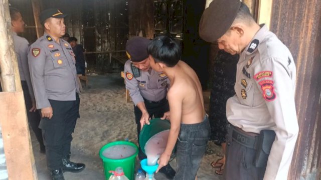 Operasi Penyakit Masyarakat, Polisi di Makassar Sita 50 Liter Miras Jenis Ballo
