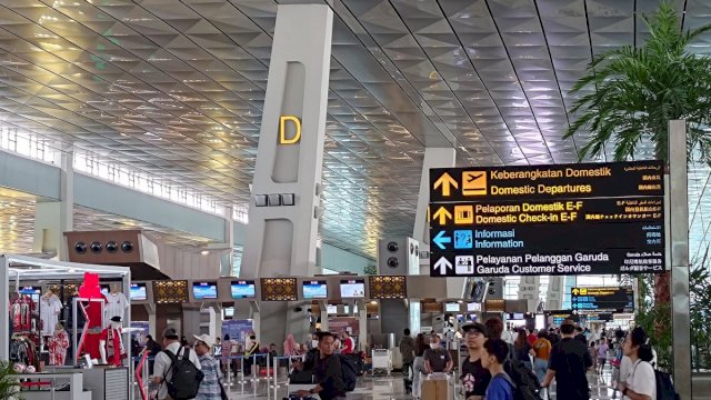 Puluhan Jadwal Penerbangan di Soekarno Hatta Dibatalkan Akibat Abu Vulkanik Anak Krakatau