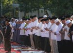Kemarau Panjang, Wali Kota Makassar Bersama Warga Salat Istisqa di Al-Markaz