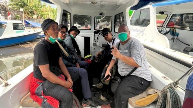 Potrer 5 Jurnalis sebelum berangkat menuju lokasi liputan. (Foto: Istimewa)