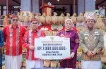Gubernur Andi Sudirman Serahkan BK Rp7 Miliar, Bantuan Pertanian hingga Hibah Rumah Ibadah untuk Tana Toraja