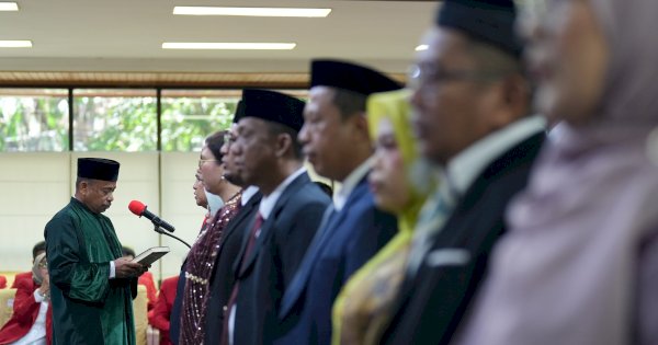Rektor Unhas Lantik 110 Pejabat, Tekankan Kinerja dan Kolaborasi