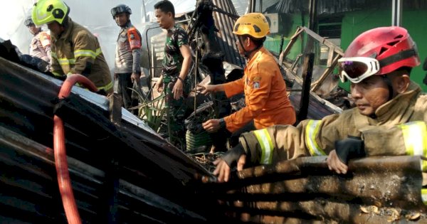 Kebakaran di Asrama TNI Mattoanging Makassar, 23 Rumah Terbakar