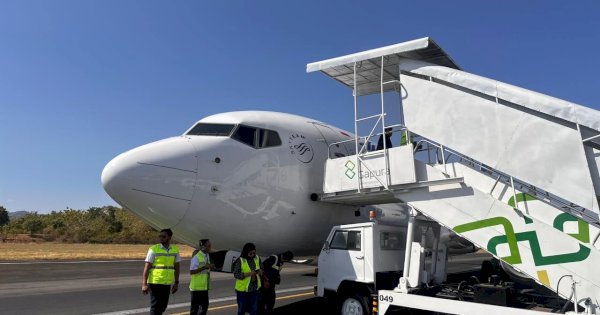 Pesawat Garuda Indonesia Boeing 738 Tujuan Jakarta-Makassar Alami Pecah Ban