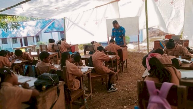 PMI Dirikan Tenda Darurat Dukung Siswa NTT Tetap Belajar Paca Bencana