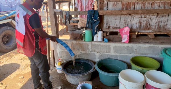 PMI Salurkan 20.000 Liter Air Bersih Untuk Penyintas Gempa di Nagekeo NTT