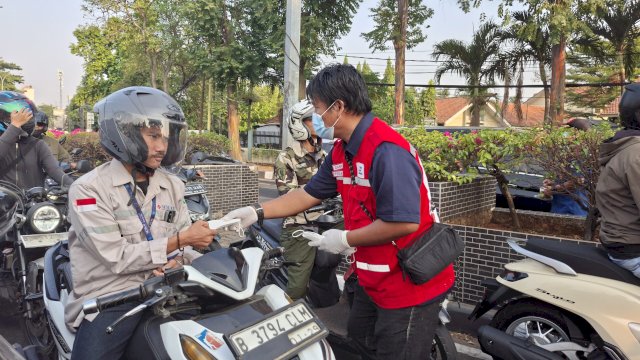PMI Salurkan 1 Juta Masker untuk Warga Terdampak Bencana Erupsi Abu Vulkanik Gunung Anak Krakatau