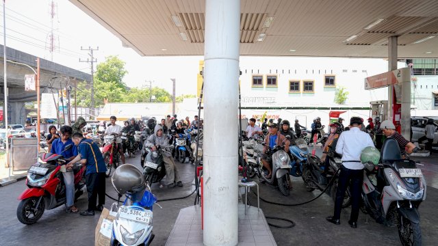 Gubernur Sulsel Soroti Operator SPBU, Pertamina Tambah 50 Tenaga untuk 25 SPBU 24 Jam di Makassar
