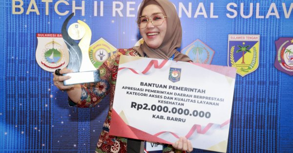 Pemkab Barru Terima Penghargaan Terbaik I kategori Akses dan Kualitas Layanan Kesehatan Dari Kemendagri