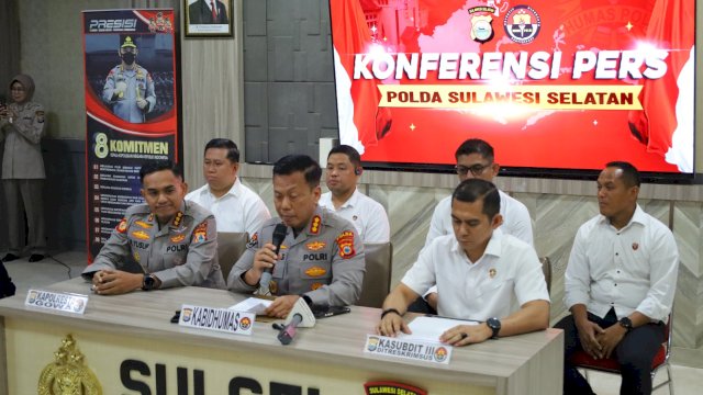 Polda Sulsel saat menggelar konferensi pers terkait dugaan pemerasan Bupati Gowa.