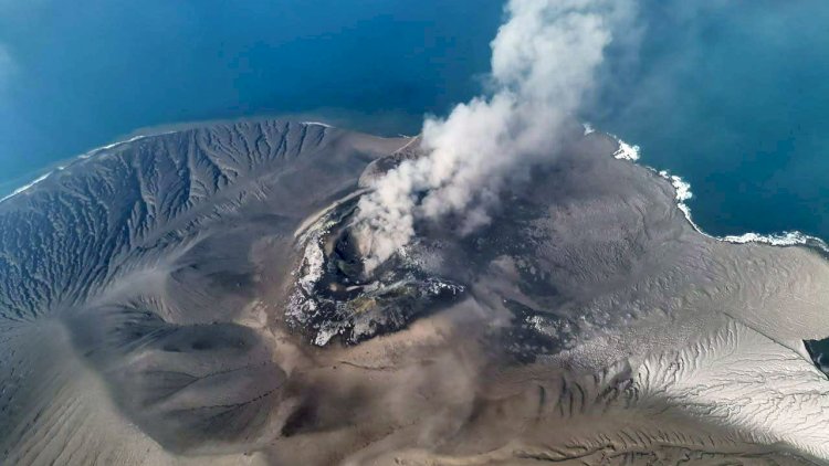 Anak Krakatau Kembali Erupsi, Aktivitas Vulkanik dan Penerbangan Masih Dipantau