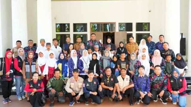 Dilepas Bupati Chaidir, 20 Siswa Maros Raih Kesempatan Sekolah Gratis di Sekolah Rakyat