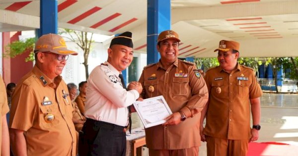 Bupati Maros Beri Penghargaan ke OPD, Tegaskan Komitmen Wujudkan Kabupaten Layak Anak