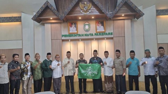 Wali Kota Tasming Hamid Lepas Kontingen PCNU Parepare Menuju Muktamar NU ke-35