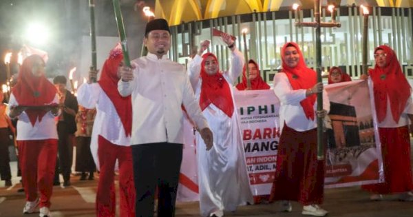 Sambut HUT Kemerdekaan, Wali Kota Tasming Hamid Ajak Masyarakat Jaga Semangat Persatuan Lewat Kirab Obor