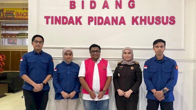 dr. Suryadi Bin Ibrahim resmi ditahan dalam kasus korupsi dana Jasa Pelayanan Jaminan Kesehatan Nasional (JKN) pada RSUD Syekh Yusuf Kabupaten Gowa untuk periode tahun 2018 hingga Juli 2023.