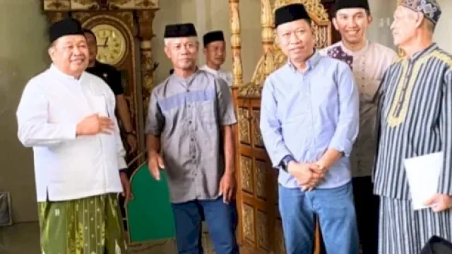 Safari Jumat di Palleko: Bupati Takalar Serahkan Pompa Air & Sembako