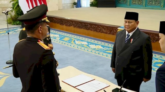 Presiden RI Prabowo Subianto saat melantik sejumlah pejabat kabinet di Istana Kepresidenan, Jakarta, Kamis (1/10)