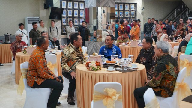 Gubernur Andi Sudirman Sulaiman Apresiasi Dedikasi Irjen Pol. Djuhandhani Selama Menjabat sebagai Kapolda