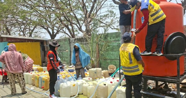 Bantu Warga di Musim Kemarau, Pemkot Makassar Terus Salurkan Air Bersih untuk 26 Ribu KK di 9 Kecamatan