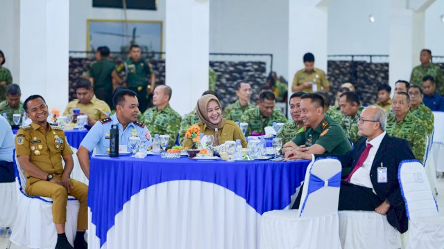 Wagub Fatmawati Rusdi Terima Brevet Kehormatan Kesehatan Penyelaman dan Hiperbarik