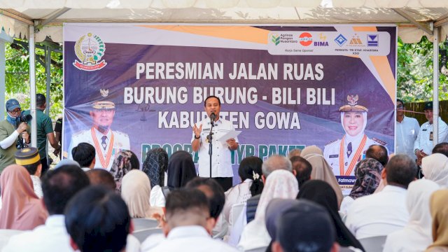 Tak Ada Lagi Jalan Berlubang dan Debu, Gubernur Andi Sudirman Resmikan Jalan Burung-Burung&ndash;Bili-Bili