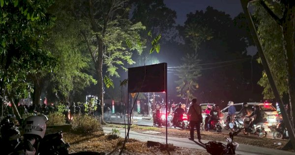 Aksi Unjuk Rasa Evaluasi Pemerintahan Prabowo-Gibran di Makassar Berujung Kericuhan