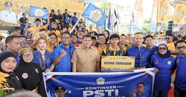 Lepas Kontingen ke Porprov XVIII, Wali Kota Appi Semangati Atlet Target Juara Umum