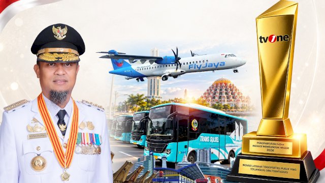 Gubernur Sulsel Andi Sudirman Sulaiman menerima penghargaan inovasi layanan Transportasi Publik Terjangkau dan Terintegrasi. (Foto: Humas Pemprov Suslsel)