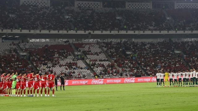 Potret Timnas Indonesia kontra BAnglades sebelum laga pamungkas Grup A FIFA Asean Cup di SUGBK, Jakarta, Kamis malam (1/10/2026)