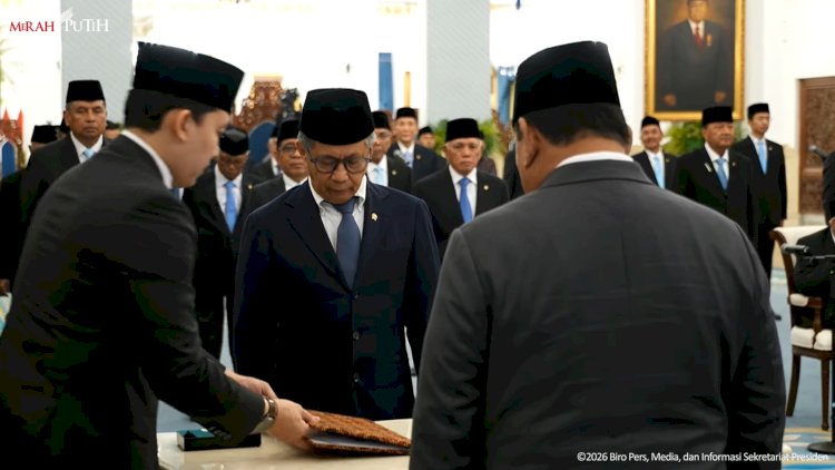 Prabowo Lantik Anggota Wantimpres Baru: Dari Pengusaha, Tokoh Agama, hingga Rocky Gerung