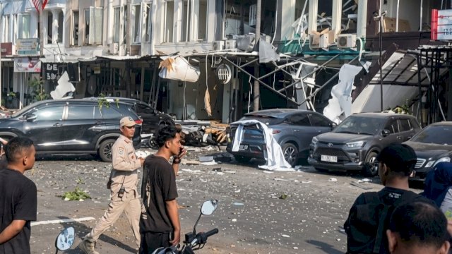 Potret suasana kawasan perumahan elit San Antonio, Pakuwon City, Surabaya, Jawa Timur, usai terjadi ledakan pada Selasa (6/10/2026) pagi. (Foto:Istimewa)